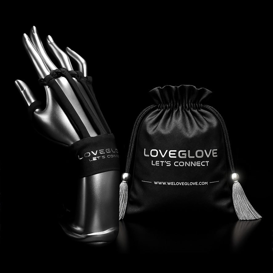 Hand-and-Bag-Silver-0.5x.jpg